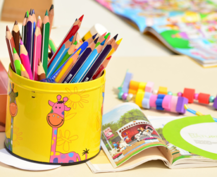 Czym wyróżniają się metody pedagogiki Montessori?
